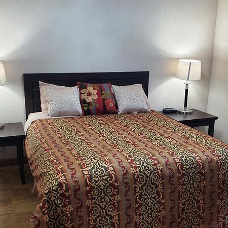 Shoreside Inn & Suites Wabamun Esterno foto