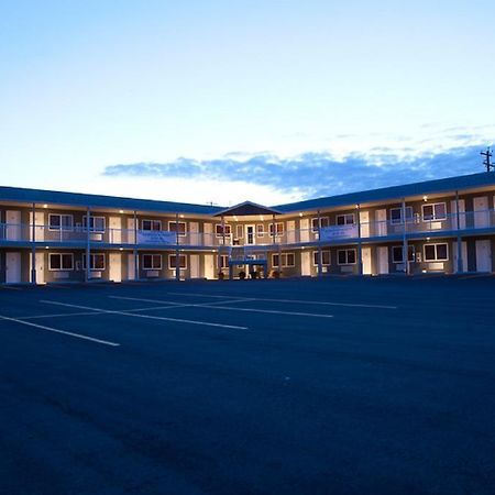 Shoreside Inn & Suites Wabamun Esterno foto