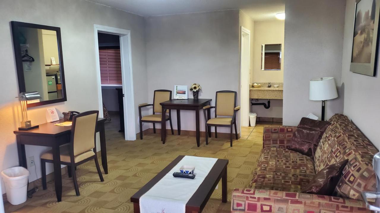Shoreside Inn & Suites Wabamun Esterno foto