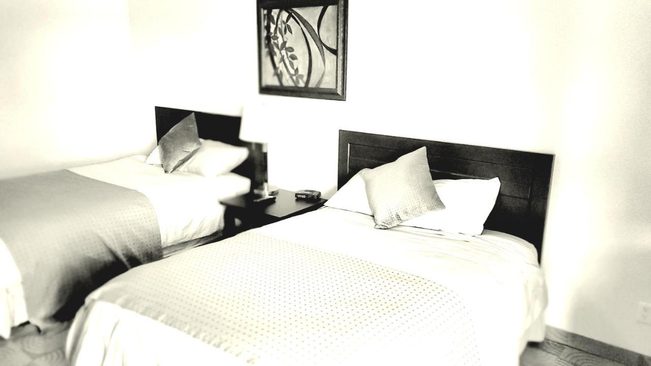 Shoreside Inn & Suites Wabamun Esterno foto