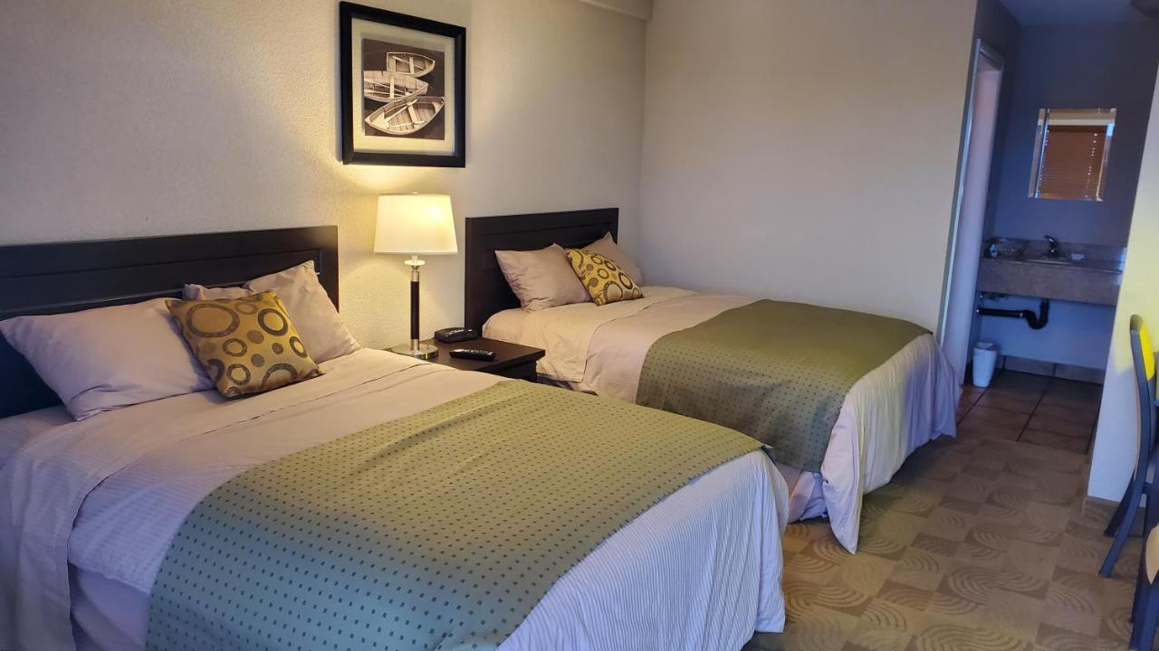 Shoreside Inn & Suites Wabamun Esterno foto