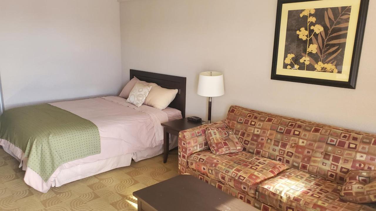 Shoreside Inn & Suites Wabamun Esterno foto