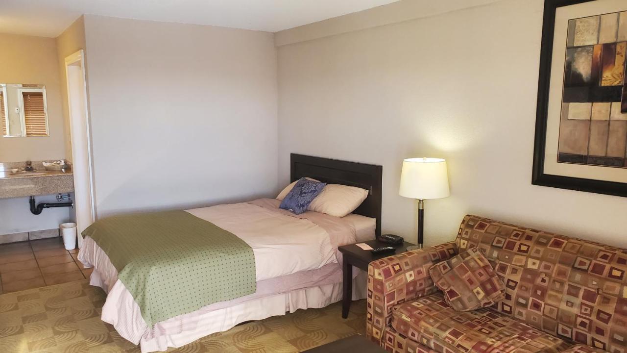 Shoreside Inn & Suites Wabamun Esterno foto