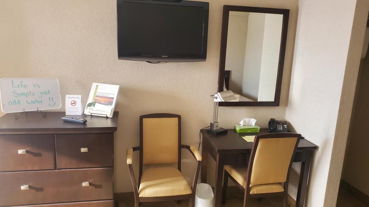 Shoreside Inn & Suites Wabamun Esterno foto