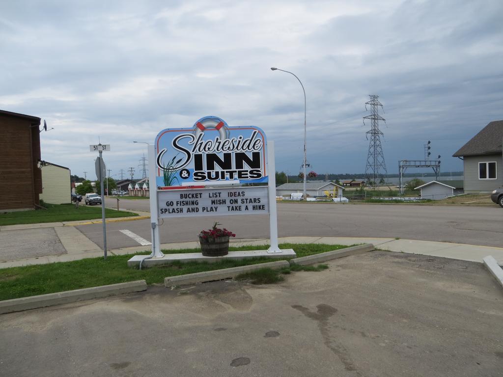 Shoreside Inn & Suites Wabamun Esterno foto