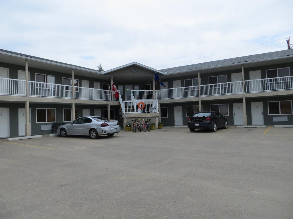 Shoreside Inn & Suites Wabamun Esterno foto
