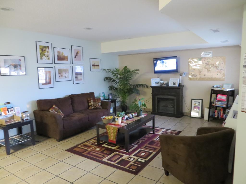 Shoreside Inn & Suites Wabamun Esterno foto