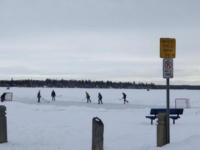Shoreside Inn & Suites Wabamun Esterno foto