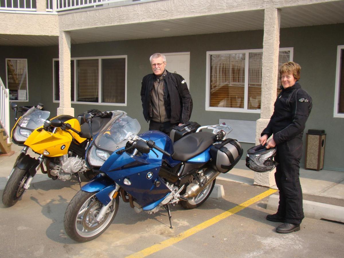Shoreside Inn & Suites Wabamun Esterno foto